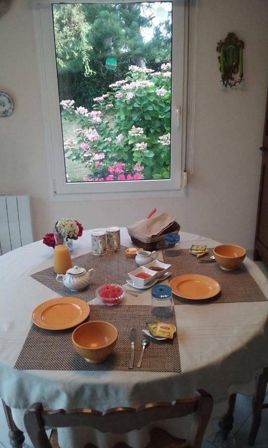 Appartement Chez Véronique à Anguerny Extérieur photo